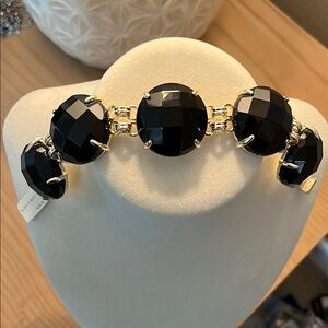 Gorgeous Kendra Scott Black Cassie Gold Tone Statement Bracelet